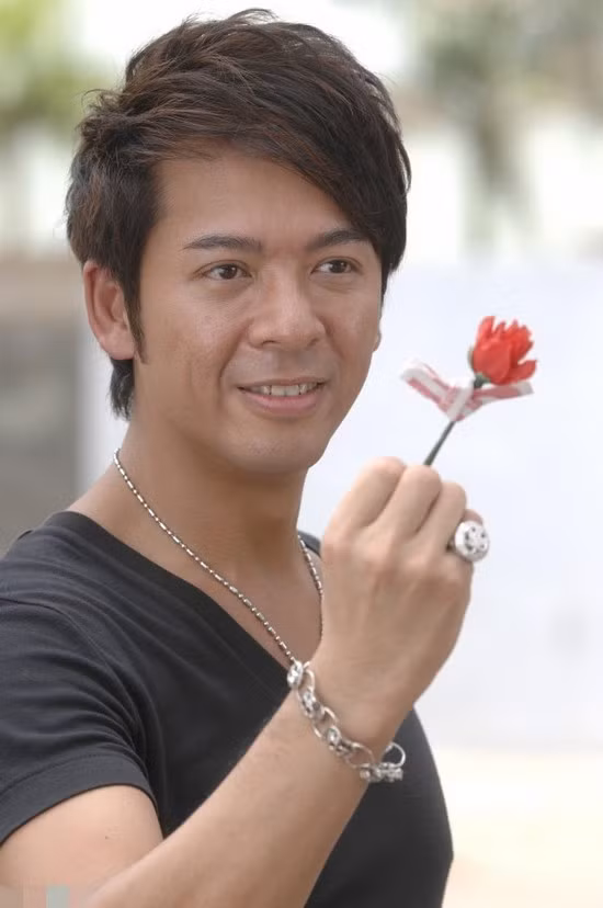 Ngoại tình với bạn diễn, 3 nam diễn viên TVB thân bại danh liệt ảnh 2