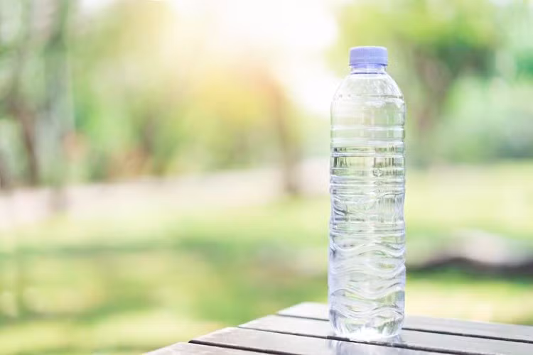 Nước đun sôi không sạch bằng phơi nắng?