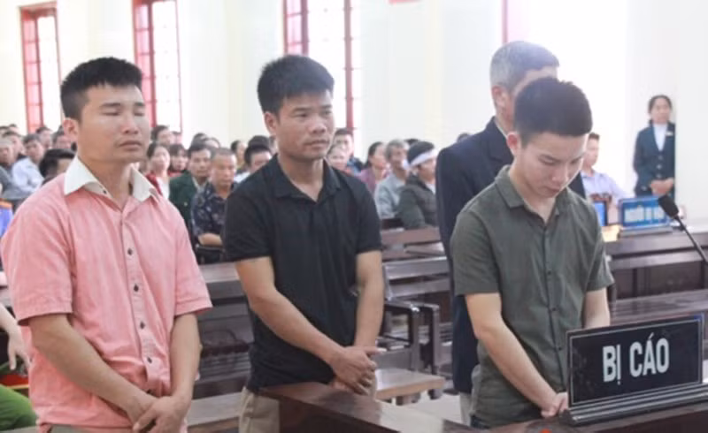 “Màn kịch” thế thân... vụng về