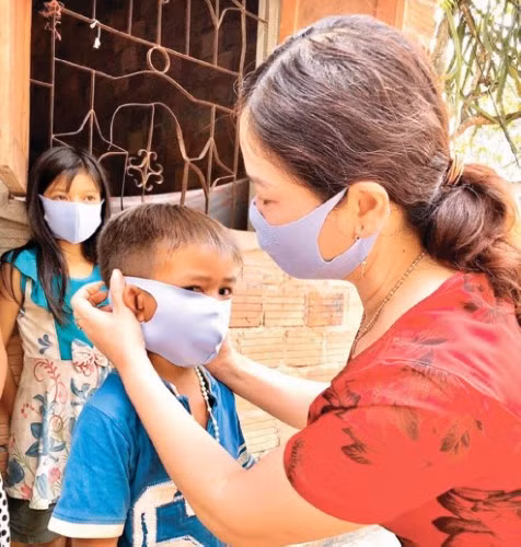 Chung tay đẩy lùi dịch Covid-19 ảnh 3