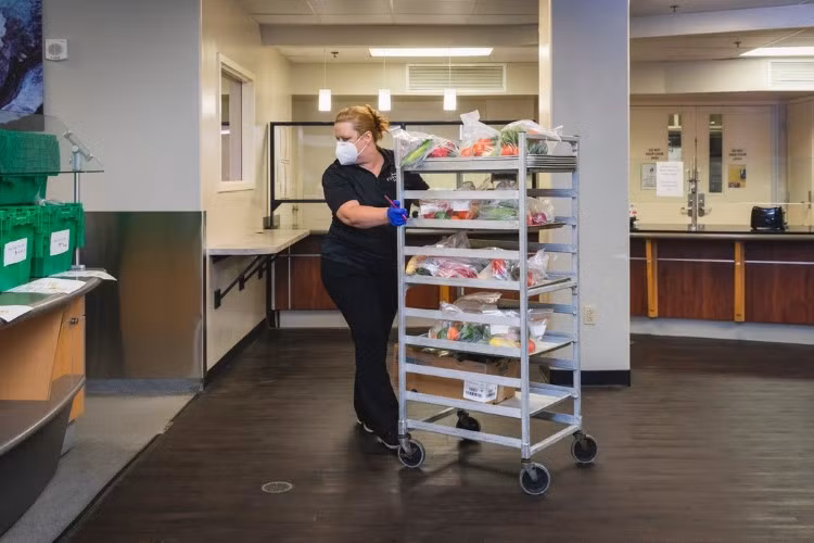 Mỹ: Trường học “nuôi” robot phục vụ