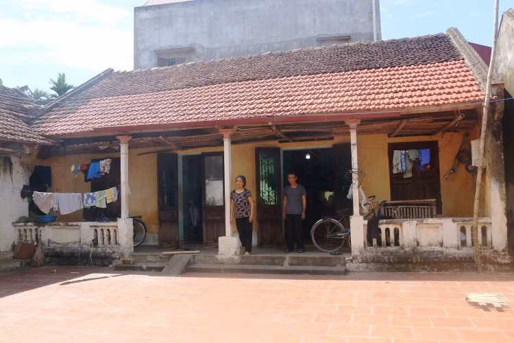 Thanh Hóa: Tiền Covid “đi lạc” vào nhà người thân cán bộ xã ảnh 1