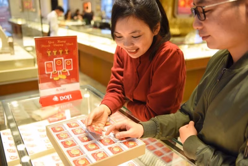 Giá vàng hôm nay 9/8: Cú sụt bất ngờ, nhiều người lo lắng?