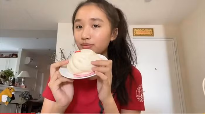 Richkid 15 tuổi sở hữu kênh YouTube triệu view, thu nhập "khủng" mỗi tháng