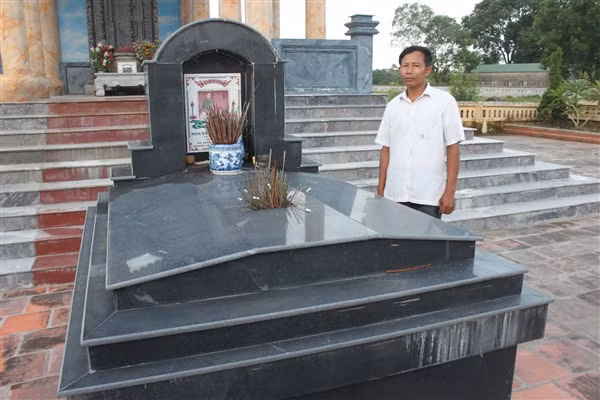 Người vẽ cờ Tổ quốc ảnh 3