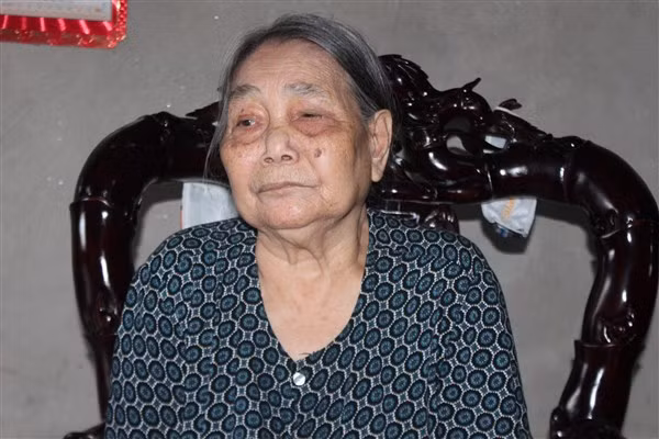 Người vẽ cờ Tổ quốc ảnh 4