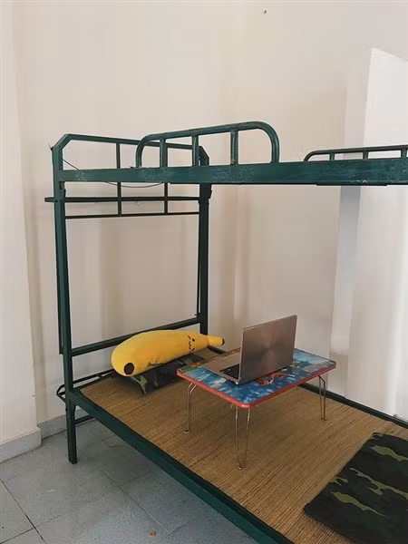 Du học sinh chật vật với học online ảnh 1