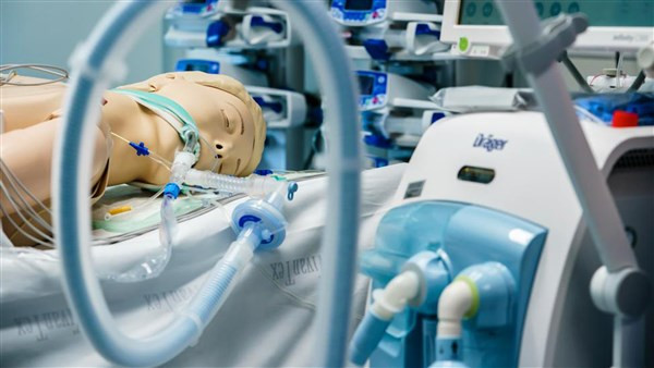 Một chiếc máy thở của hãng Draeger (Đức) đang thử nghiệm tại Bệnh viện Vivantes Humboldt Berlin, tháng 3/2020.