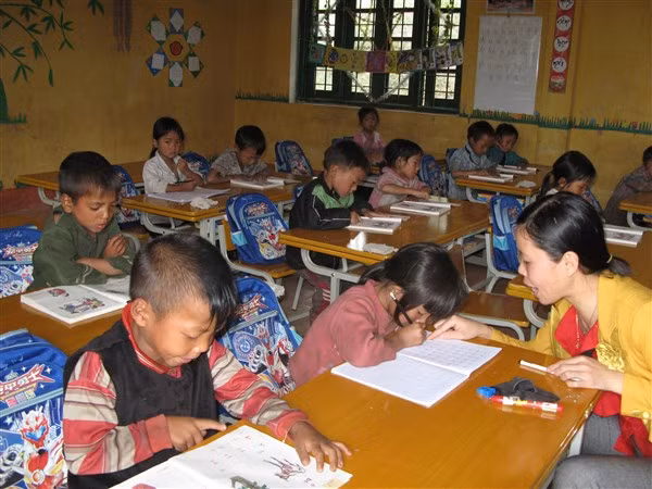 Xây dựng Tài liệu giáo dục địa phương: Tôn trọng đa dạng văn hóa vùng, miền 