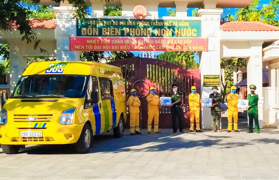 Đà Nẵng: Trao tặng 30.000 khẩu trang cho các đơn vị làm nhiệm vụ phòng chống dịch Covid - 19