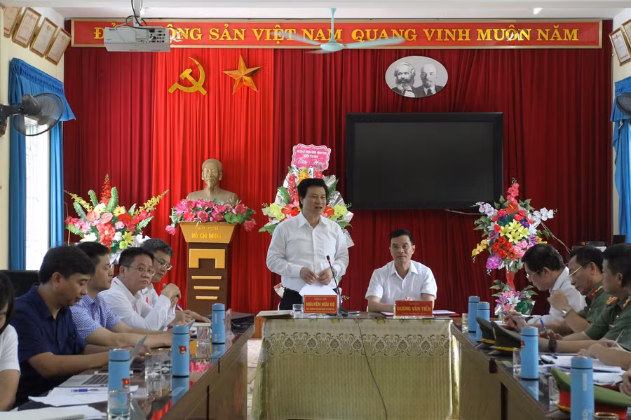 Thứ trưởng Nguyễn Hữu Độ: Chuẩn bị kỹ lưỡng cơ sở vật chất phục vụ thi tốt nghiệp THPT ảnh 1