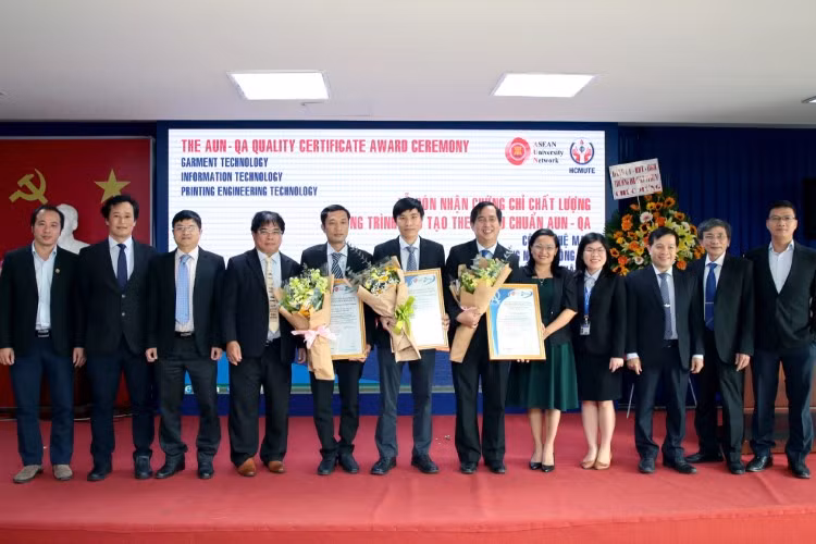 Kiểm định chất lượng quốc tế: Đắt có xắt ra miếng? ảnh 1