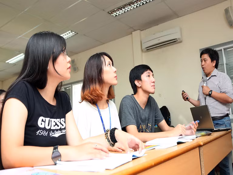 Làm sao giải quyết dứt điểm tồn tại về tuyển giáo viên hợp đồng?