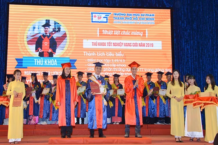 Khối ngành sư phạm: Tăng chỉ tiêu gắn liền bảo đảm chất lượng ảnh 1