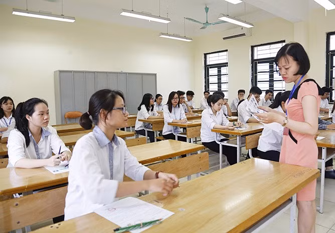 Thứ trưởng Bộ GD&ĐT thông tin về dự kiến phương án tổ chức Kỳ thi tốt nghiệp THPT 2020 ảnh 2