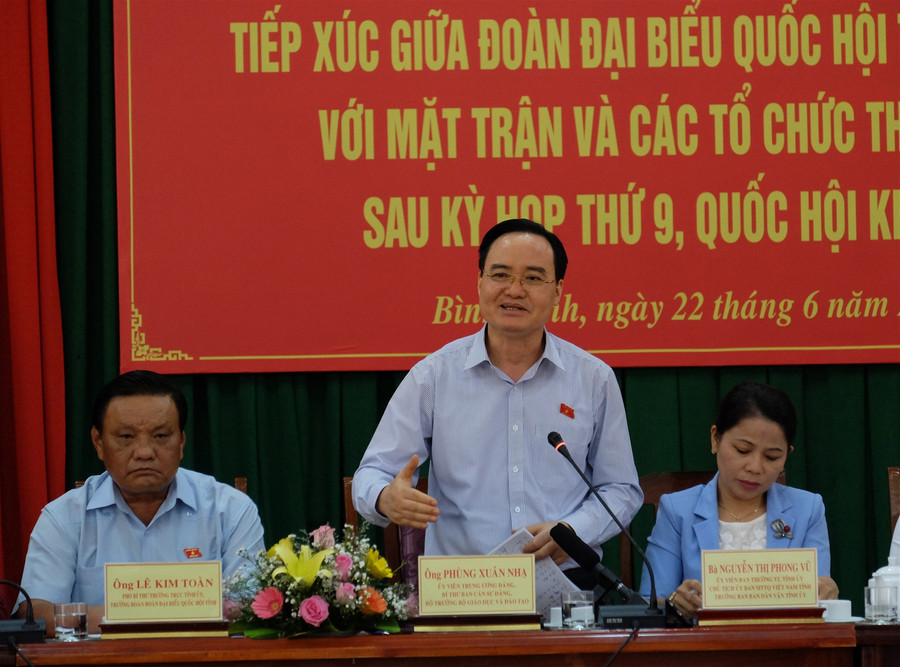 Bộ trưởng Phùng Xuân Nhạ: Tinh giản chương trình, tăng thời gian nghỉ hè cho giáo viên và học sinh Bộ trưởng Phùng Xuân Nhạ: Tinh giản chương trình, tăng thời gian nghỉ hè cho giáo viên và học sinh