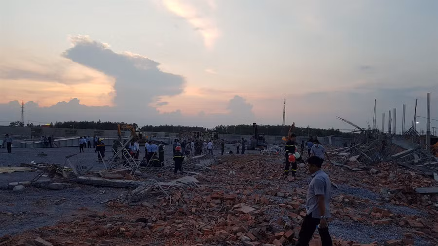 Đồng Nai: Sập công trình xây dựng khiến 10 người tử vong ảnh 1