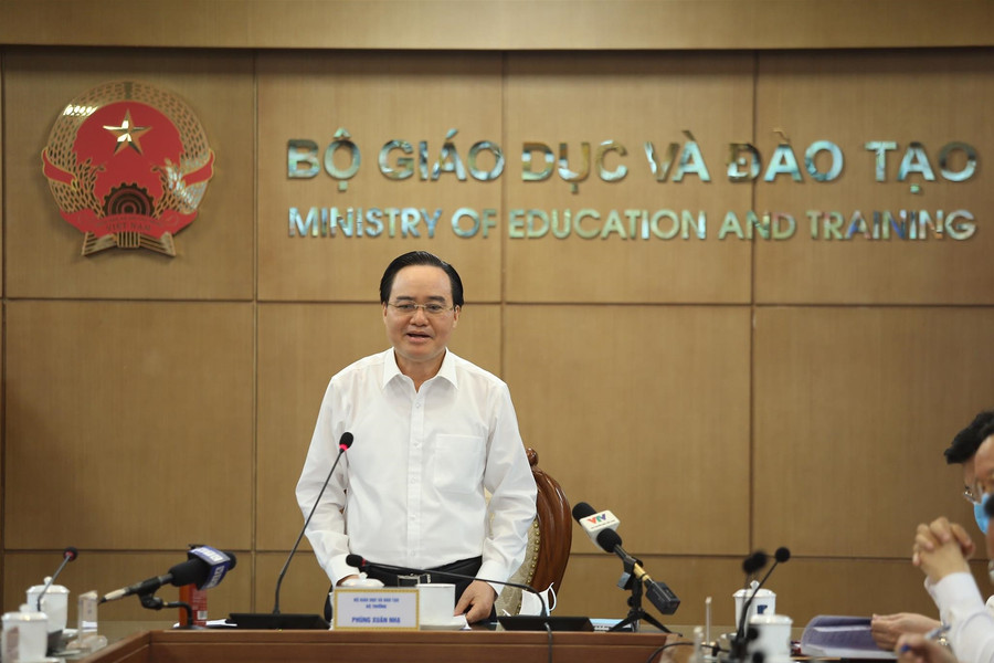 Bộ GD&ĐT trao đổi trực tuyến với 63 tỉnh thành về tổ chức thi tốt nghiệp THPT