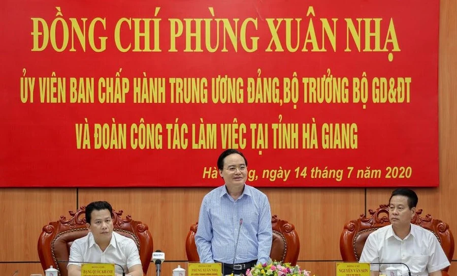 Bộ trưởng Phùng Xuân Nhạ: Phối hợp nhịp nhàng, hiệu quả các lực lượng trong Kỳ thi tốt nghiệp THPT