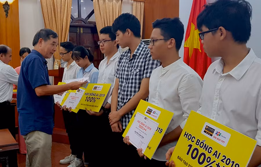 Tăng tốc tìm nguồn học bổng cho sinh viên