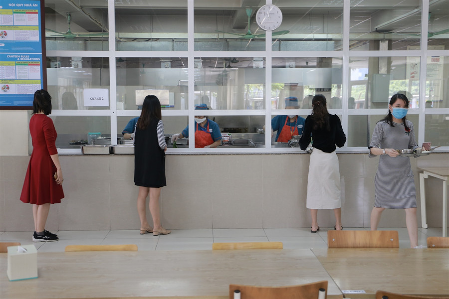 "Giãn cách" từ lớp học đến nhà ăn trong trường song ngữ liên cấp tại Thủ đô ảnh 2