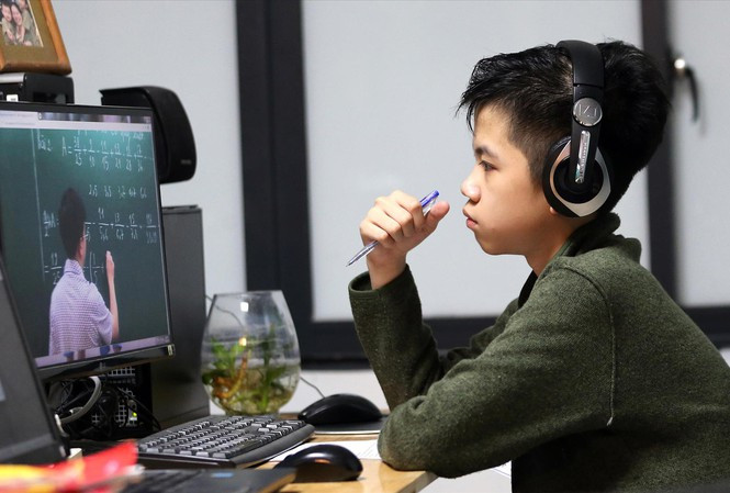 Bộ trưởng Phùng Xuân Nhạ: Dạy học trực tuyến không chỉ là giải pháp tình thế ảnh 1 Bộ trưởng Phùng Xuân Nhạ: Dạy học trực tuyến không chỉ là giải pháp tình thế ảnh 1