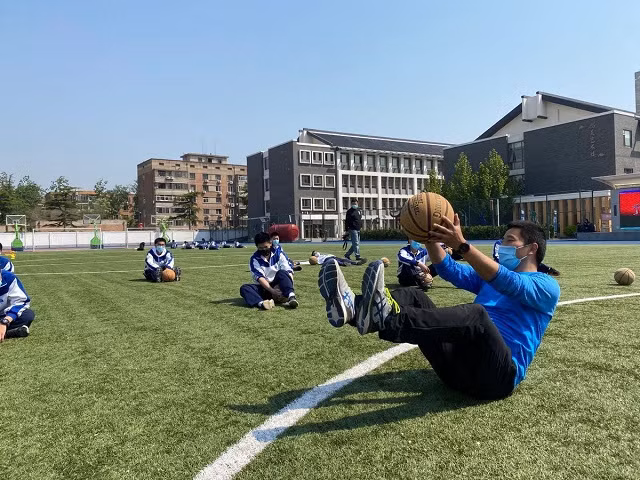 Hình ảnh HS Bắc Kinh lần đầu trở lại lớp học ảnh 8