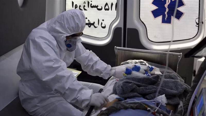 728 người Iran chết vì uống rượu methanol để trị Covid-19