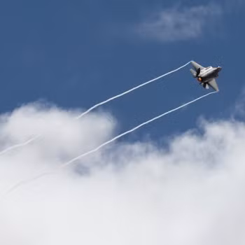 Mỹ phô diễn sức mạnh quân sự trước lực lượng vũ trang Nga tại Syria ảnh 1