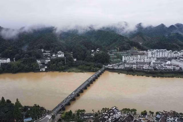 Trung Quốc nâng mức cảnh báo đối với sông Dương Tử ảnh 4