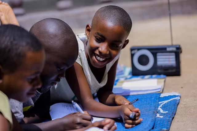 Zimbabwe: Các trường học phát sóng bài giảng qua radio