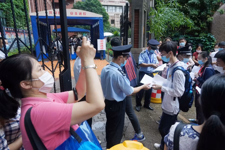 50.000 thí sinh Thượng Hải bước vào kỳ thi ĐH ảnh 1