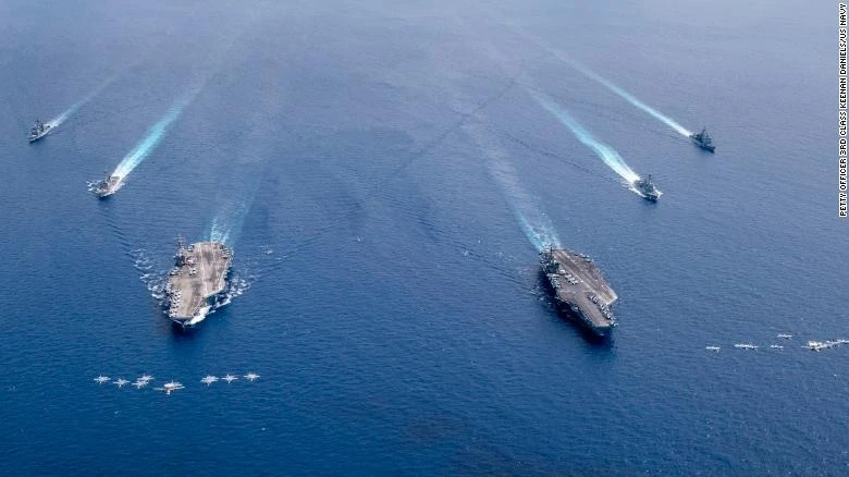 Tàu tấn công USS Ronald Reagan và USS Nimitz của Mỹ tập trận ở Biển Đông