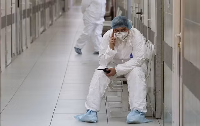 Hơn 4,5 triệu ca mắc nCov toàn cầu, châu Âu đối mặt với làn sóng bệnh dịch kép