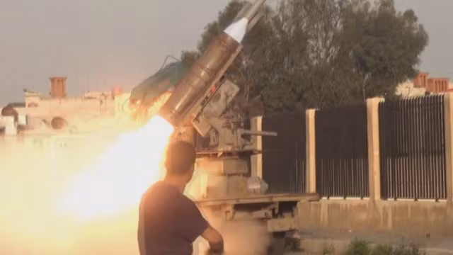 Quân đội Syria dội hỏa lực dữ dội đáp trả phiến quân ở Idlib