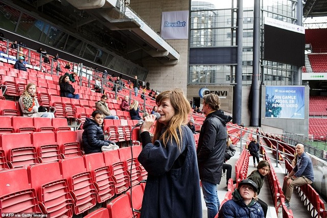 Học sinh nhiều quốc gia phấn khích đi học trở lại ảnh 21