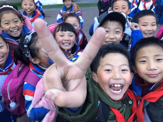 Trung Quốc ra hướng dẫn ngăn chặn HS bỏ học