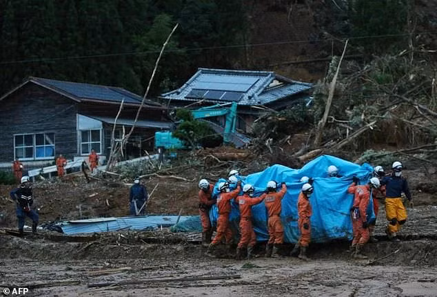 Nhật Bản: Mưa lũ hoành hành, ít nhất 14 người thiệt mạng ảnh 4