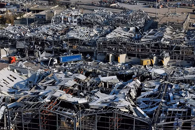 Cảnh tan hoang như tận thế sau vụ nổ gây động đất ở Beirut