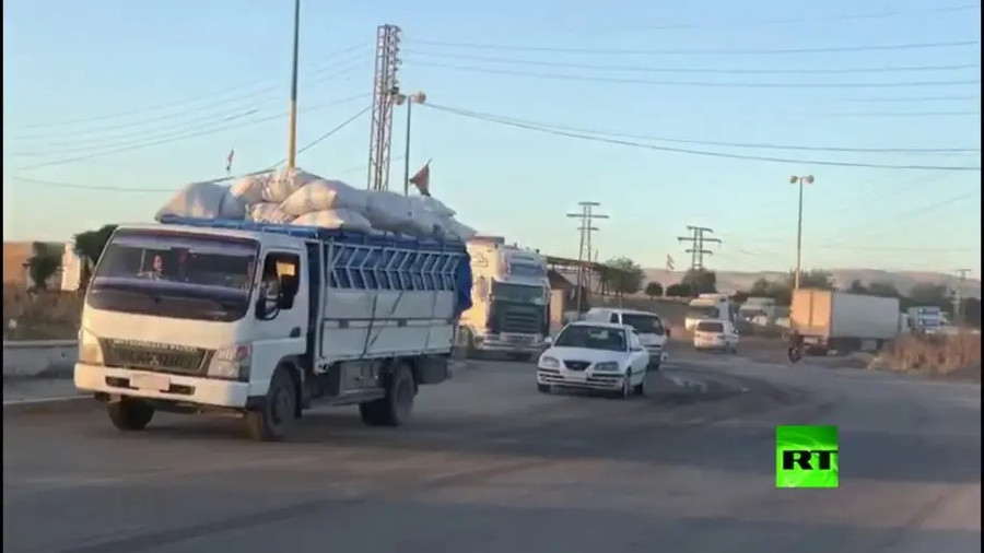 Đoàn xe tải Mỹ rầm rập tiến vào Syria