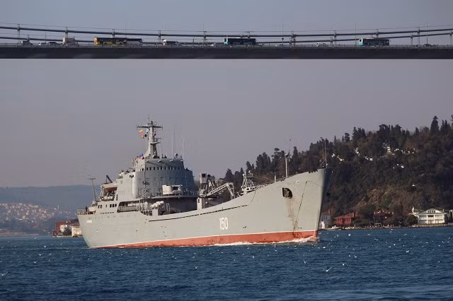 Tàu Nga chuyển một lượng lớn xe tăng tới Syria ảnh 2