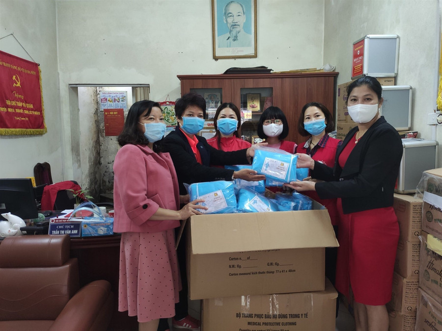 Hà Nội: Thêm nhiều tấm lòng chung tay sẻ chia phòng, chống dịch Covid-19 ảnh 2 Hà Nội: Thêm nhiều tấm lòng chung tay sẻ chia phòng, chống dịch Covid-19 ảnh 2