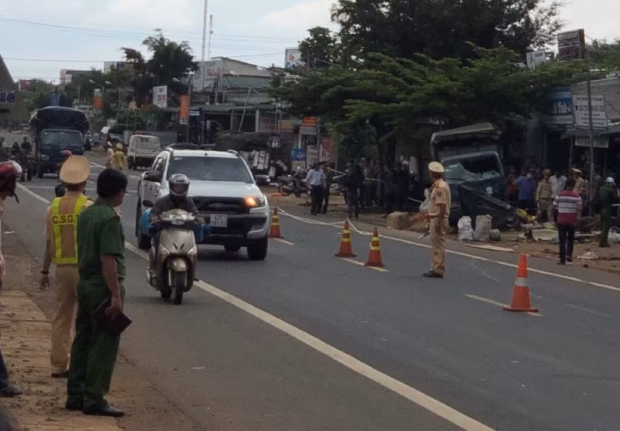 Xử lý nghiêm các hành vi vi phạm pháp luật TTATGT đường bộ