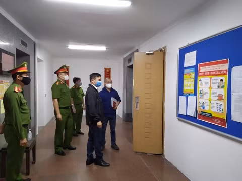 Quận Ba Đình (Hà Nội) lập trạm xét nghiệm nhanh Covid-19 tại vườn Bách Thảo