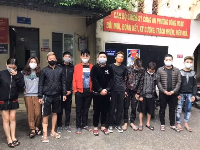 Hà Nội: Bắt quả tang 11 đối tượng sử dụng ma tuý trong mùa dịch Covid-19