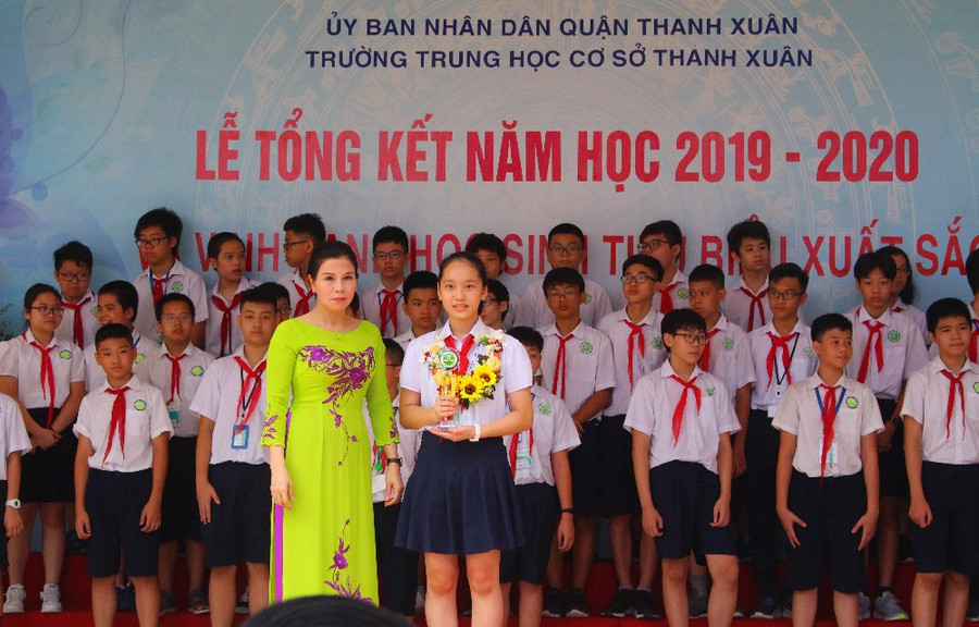 Cặp song sinh Hà thành nức tiếng với loạt thành tích học tập xuất sắc ảnh 2