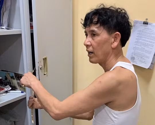 Hà Nội: Bắt khẩn cấp đối tượng đột nhập UBND xã trộm cắp