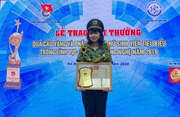 Nữ sinh Học viện An ninh cùng niềm đam mê nghiên cứu khoa học công nghệ