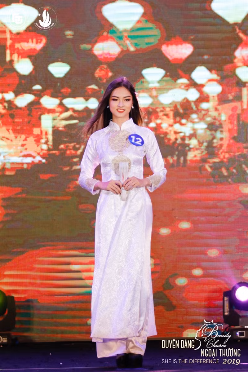 Thành tích học tập "khủng" của Hoa khôi Ngoại thương dự thi Hoa hậu Việt Nam 2020 ảnh 1