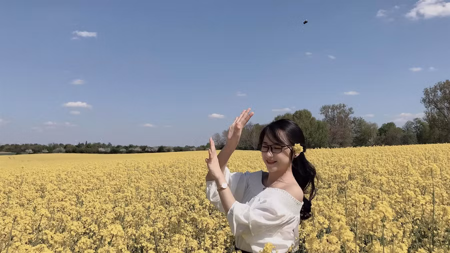 Vẻ đẹp trong veo của du học sinh Việt tại Đức ảnh 2